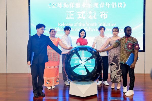 21点在线玩 蓝色渴望+绿色责任，从海洋渔业到防沙漠化，世界环境日高校后生伸开责罚行径
