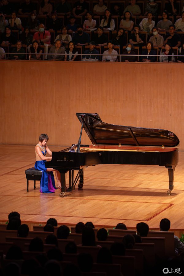 21点在线玩 【演界】王羽佳随性盲盒式演奏收货沪上乐迷好评