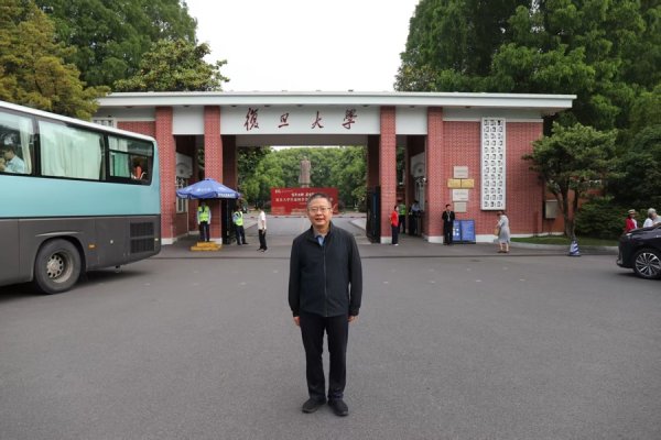 21点网页版点击即玩 沪苏浙皖8位主按序导坐台下，这位长三角“老兵”的发言为何让全场凝念念静听？